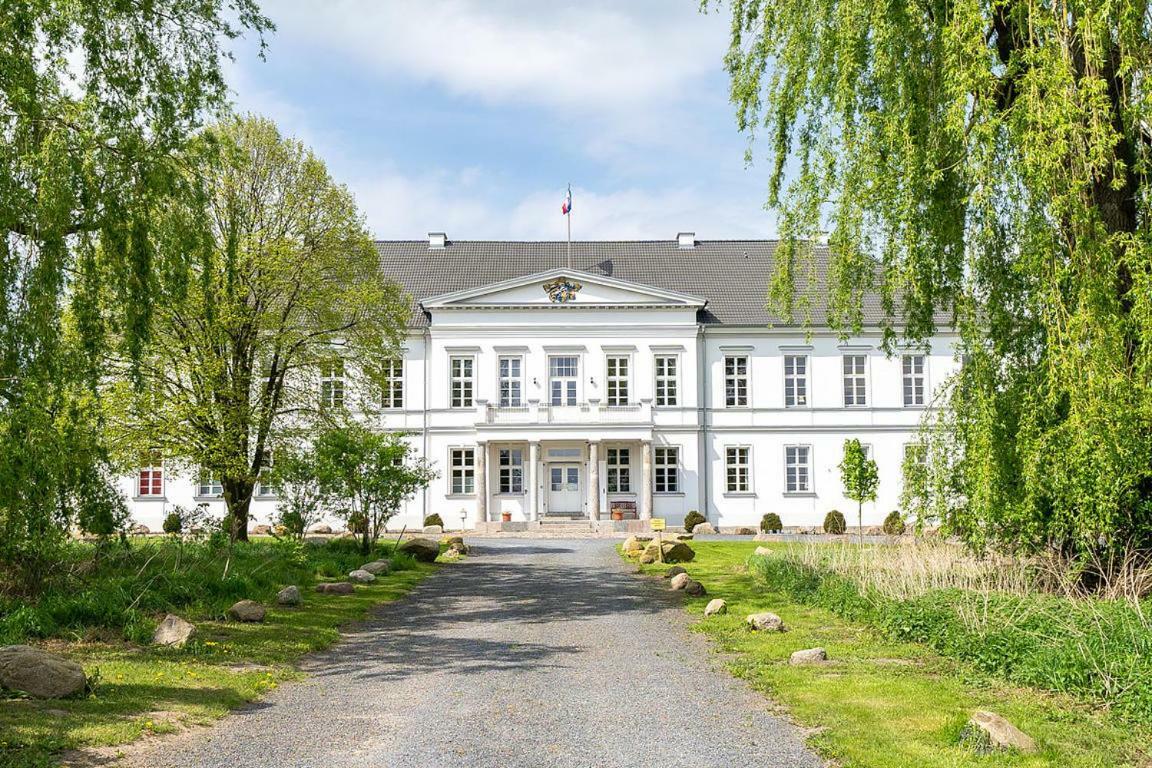 Gutshaus Gross Helle *